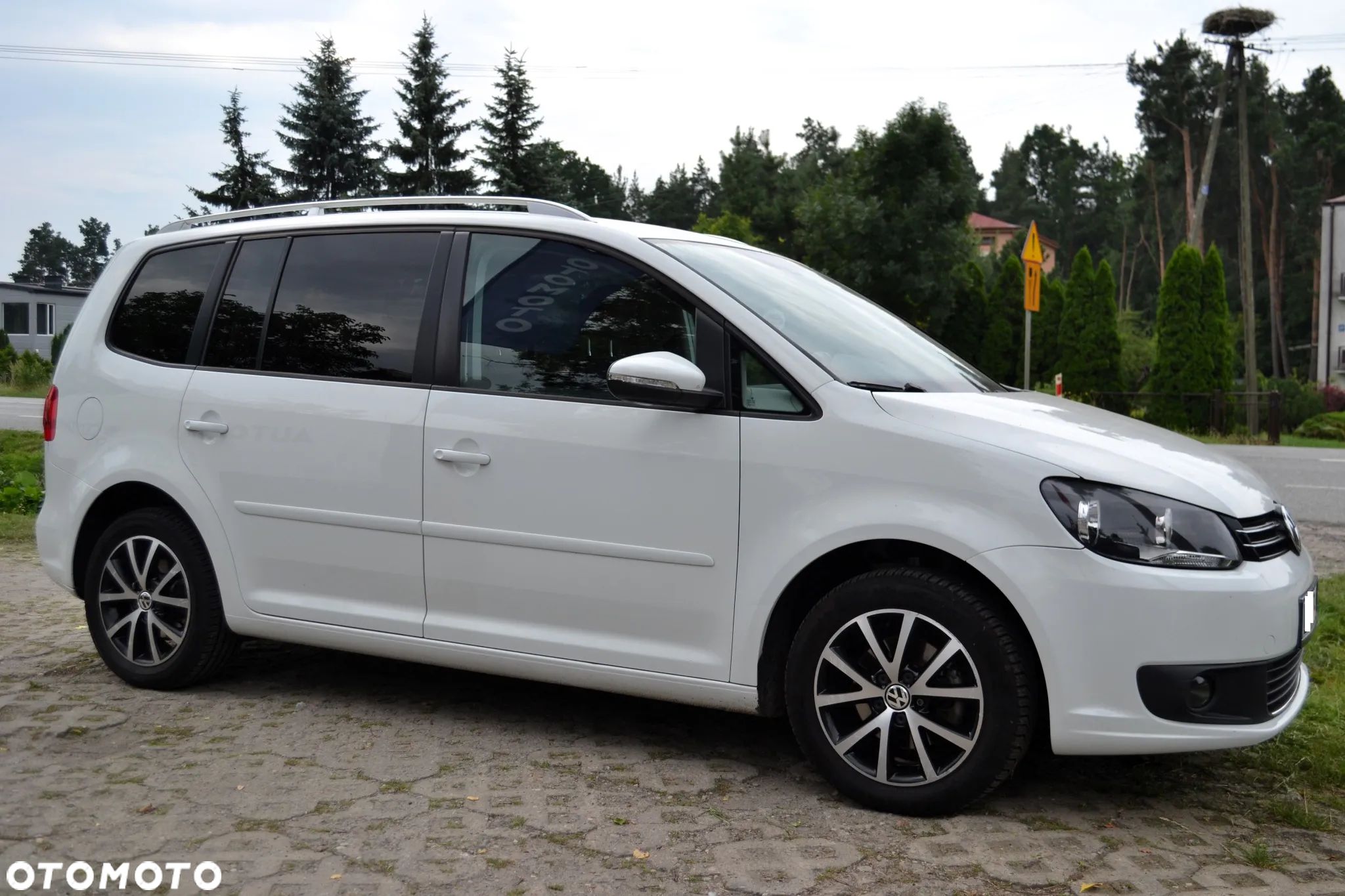 Volkswagen Touran 1.6 TDI DPF BlueMotion Technology Trendline - 1