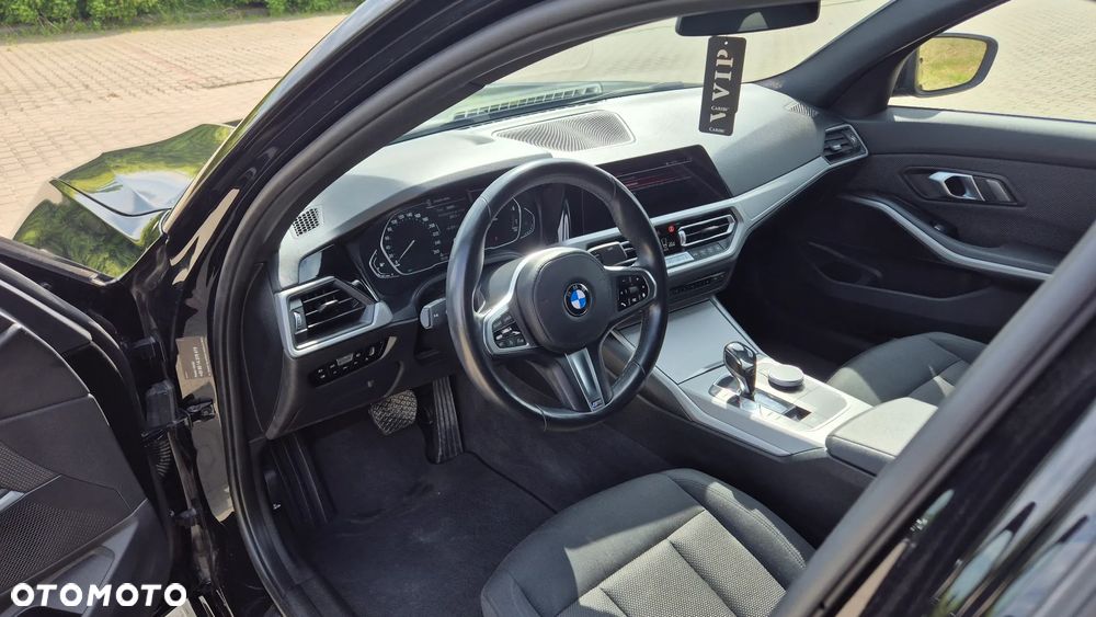 BMW Seria 3 318i - 9