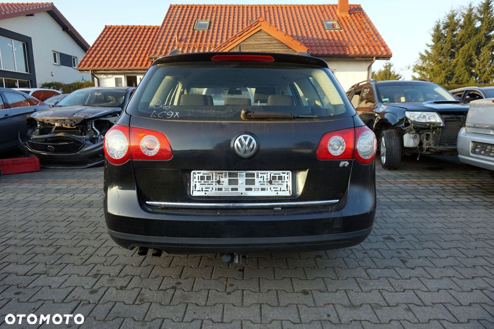 VOLKSWAGEN PASSAT B6 KOMBI 2006 LC9X 1.9 TDI BLS 105KM HVN CZARNY na części - 4