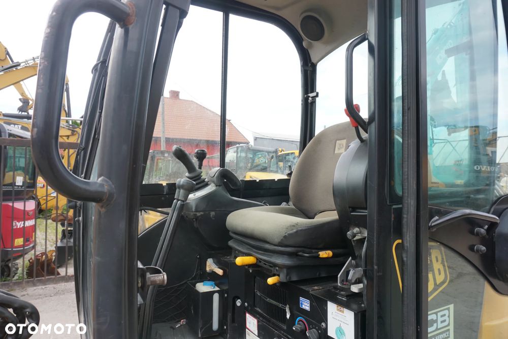 JCB 8026 - 7