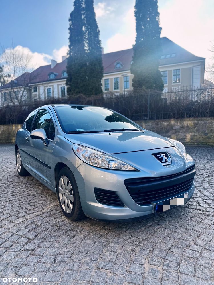 Peugeot 207 - 1