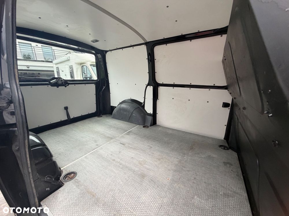Volkswagen Transporter - 27