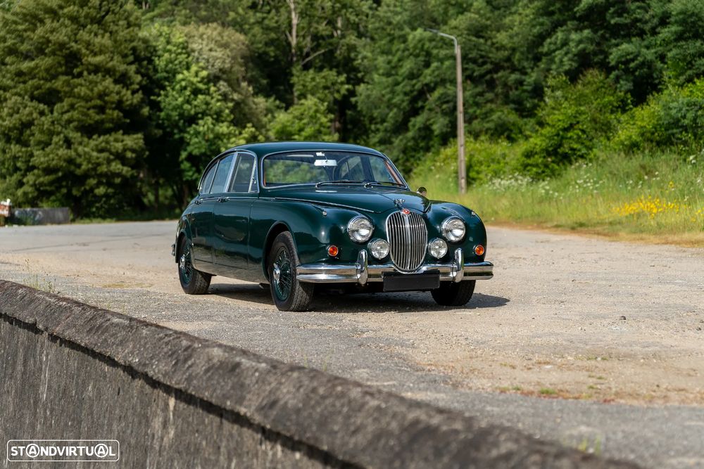 Jaguar MK II - 1