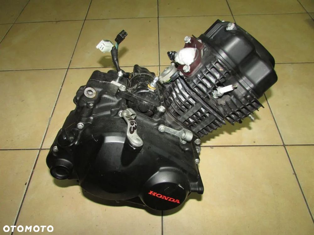 Honda CB GLR 125 JC74E silnik motor engine - 1