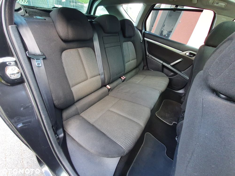 Peugeot 407 - 6