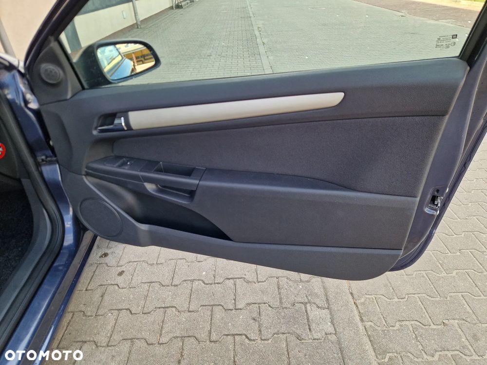 Opel Astra 1.6 Sport - 18