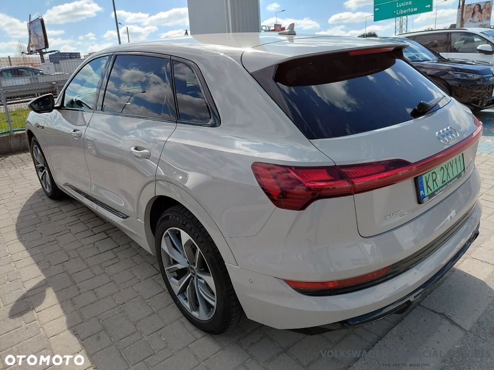 Audi e-tron - 8