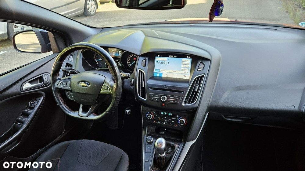 Ford Focus 1.5 EcoBoost STart-Stopp-System ST-LINE - 28