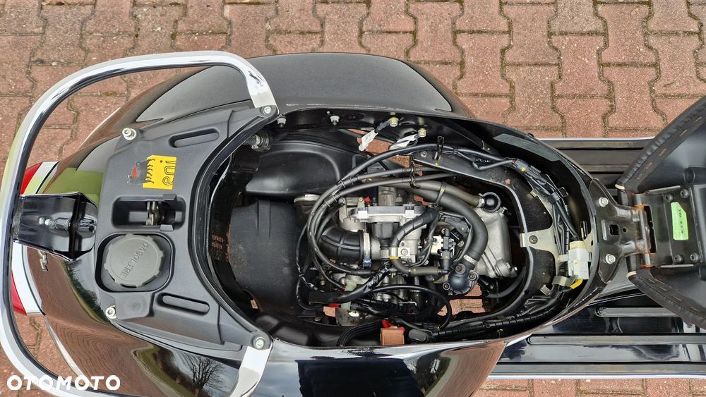 Vespa GTS - 9