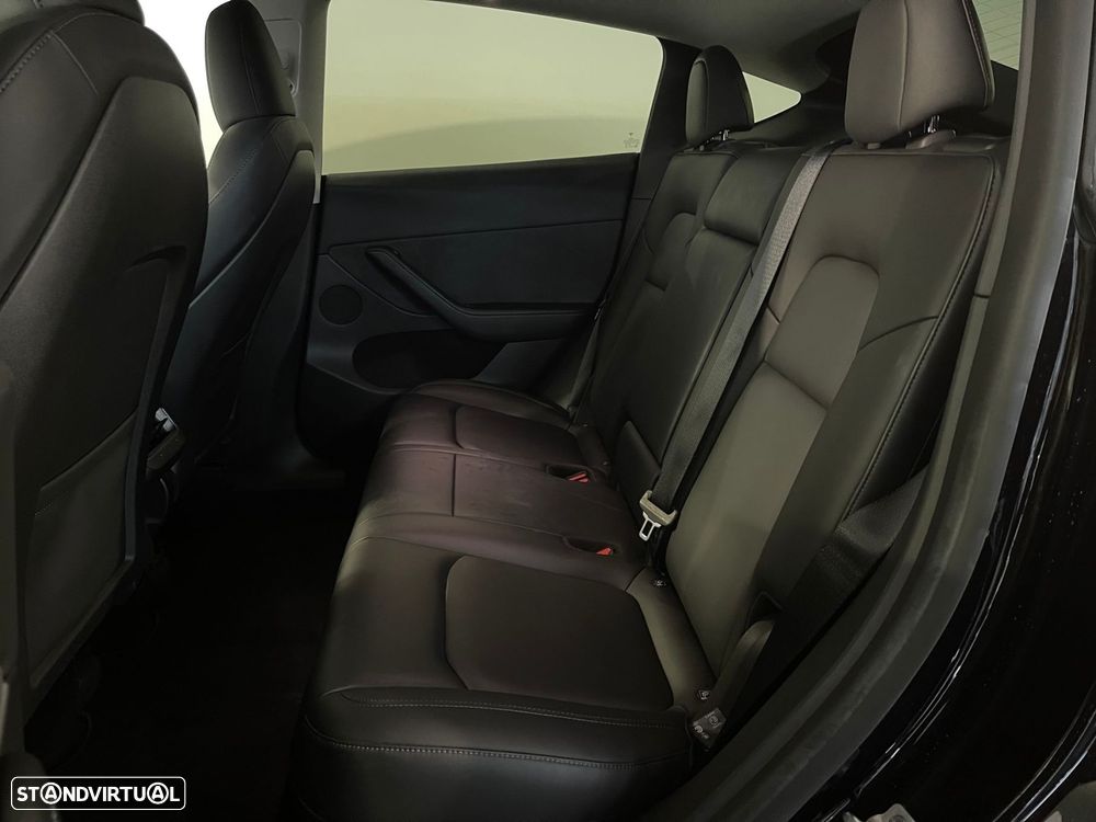 Tesla Model Y Long Range Dual Motor AWD - 14