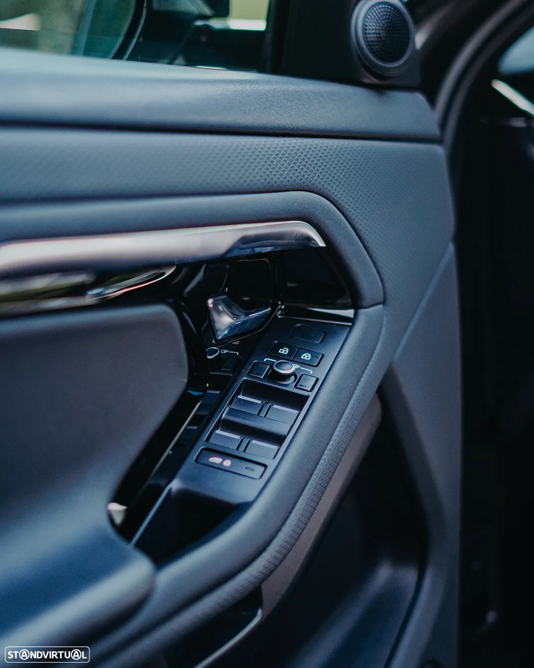 Land Rover Range Rover Evoque - 12