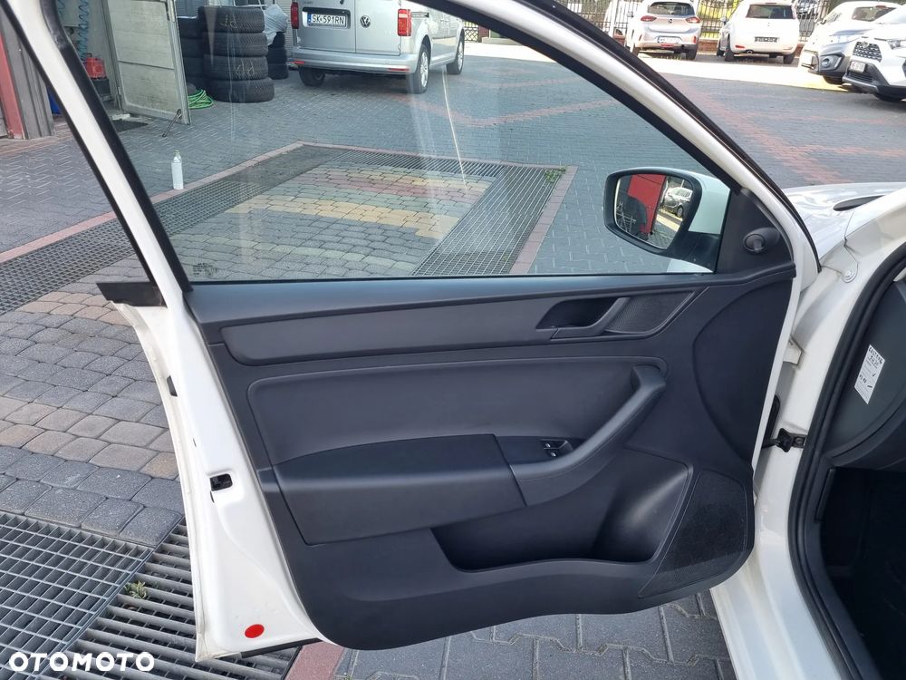 Skoda RAPID 1.2 TSI Active - 9