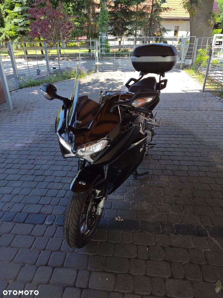 Honda VFR - 3
