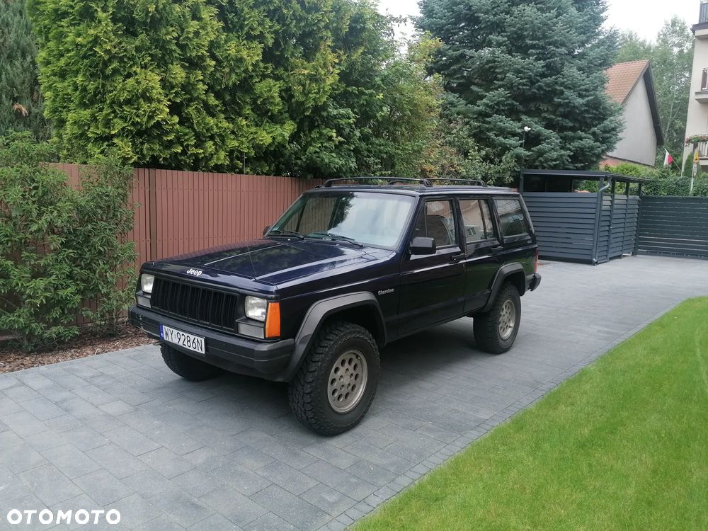 Jeep Cherokee - 1