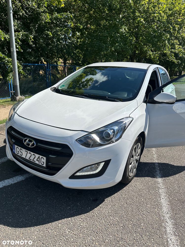 Hyundai i30 blue 1.6 CRDi Classic - 3