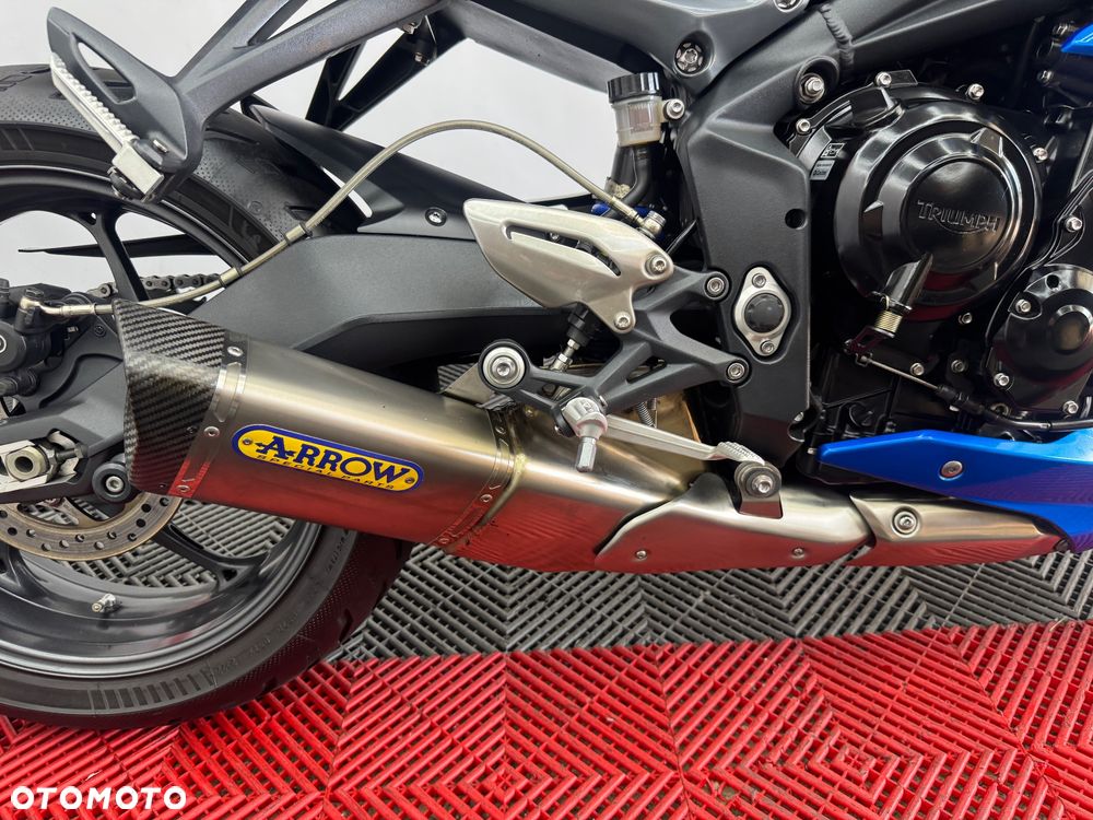 Triumph Street Triple - 30