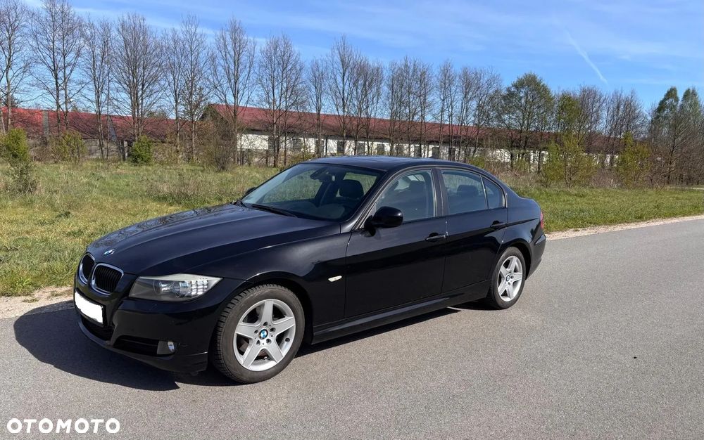 BMW Seria 3 318i Edition Exclusive - 1