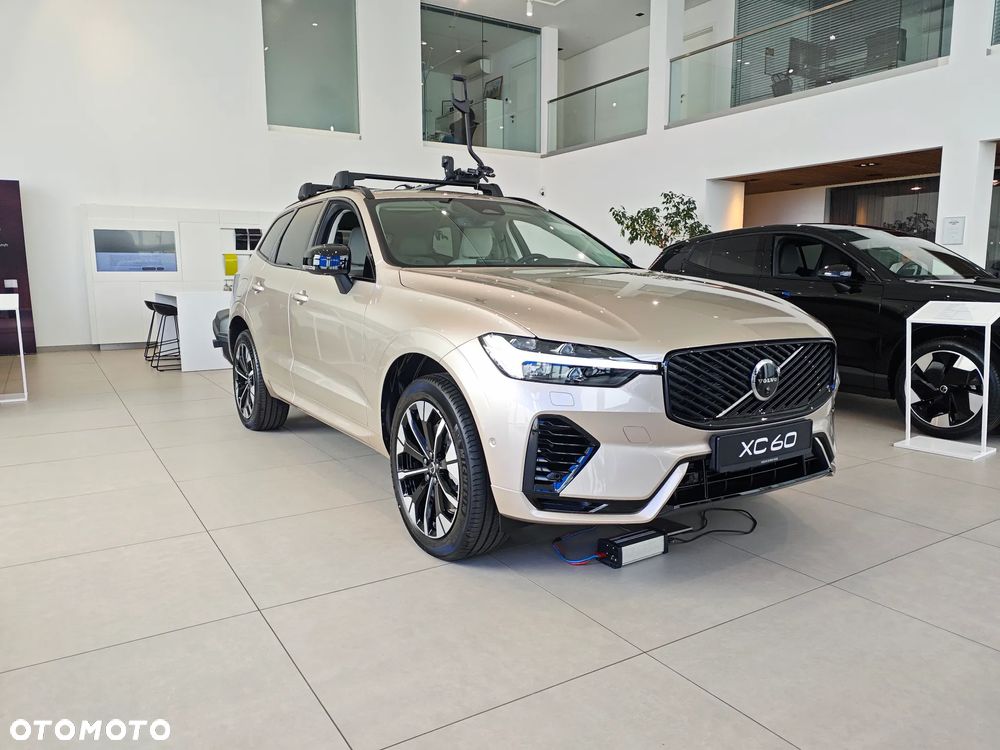 Volvo XC 60 T6 Plug-In Hybrid AWD Ultra Dark - 5