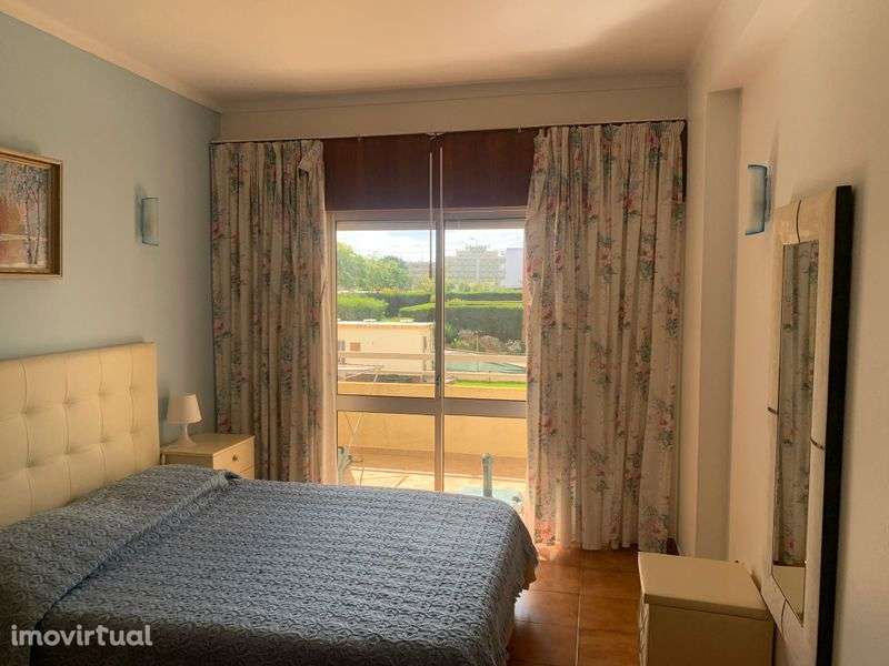 Aluga-se T1 na Praia da Rocha - Grande imagem: 3/7