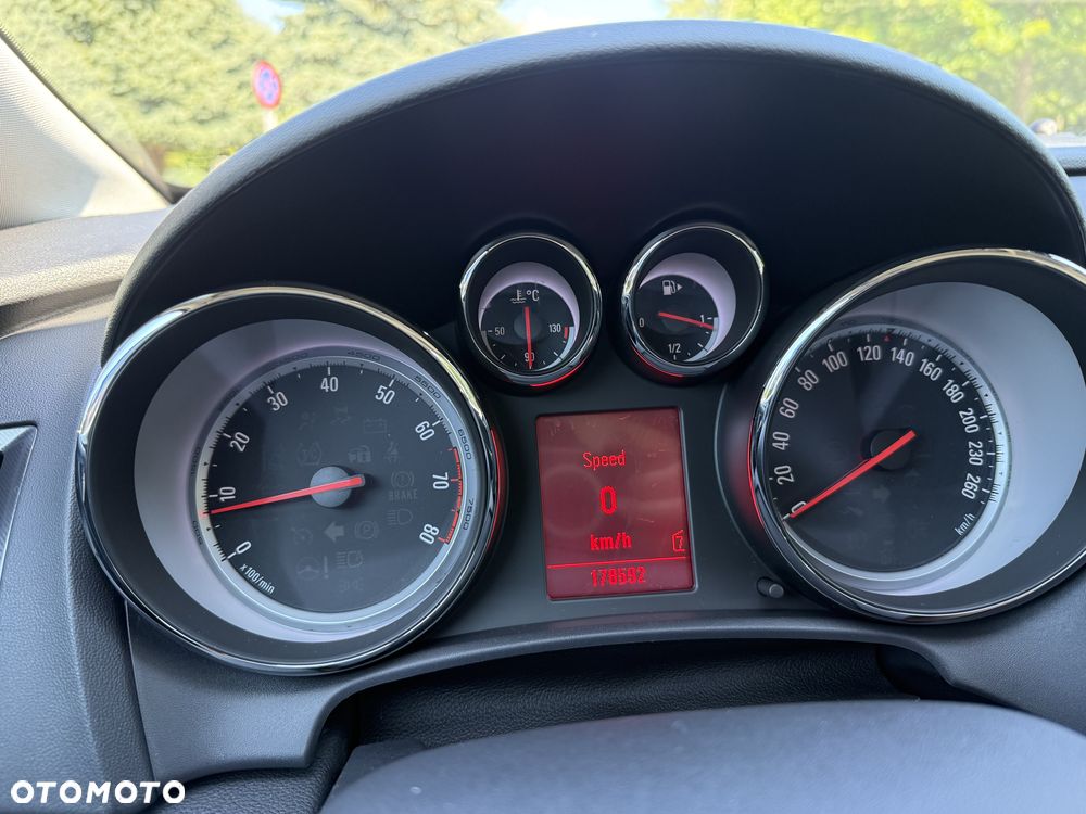 Opel Astra 1.6 - 9