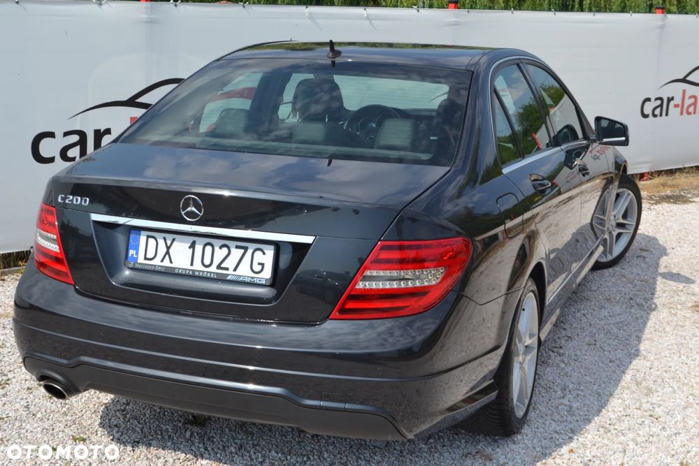 Mercedes-Benz Klasa C 180 CGI BlueEFFICIENCY SPORT EDITION - 16