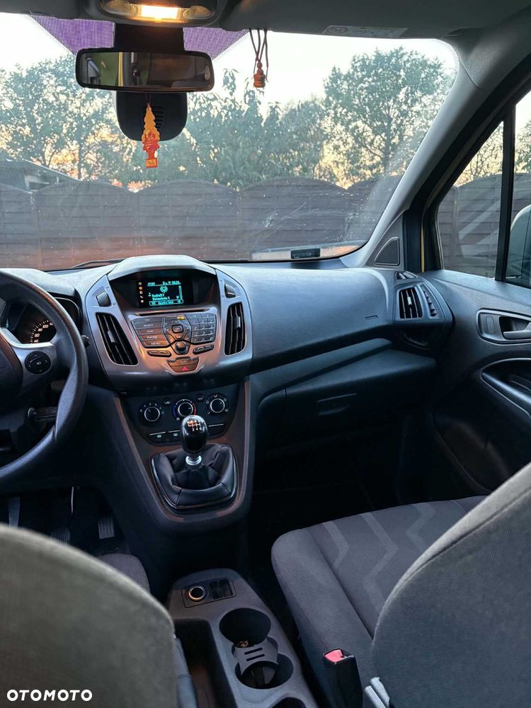 Ford E-Tourneo Custom - 3