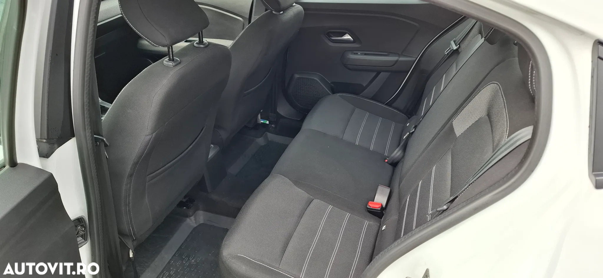 Dacia Logan TCe 90 CVT Comfort - 14
