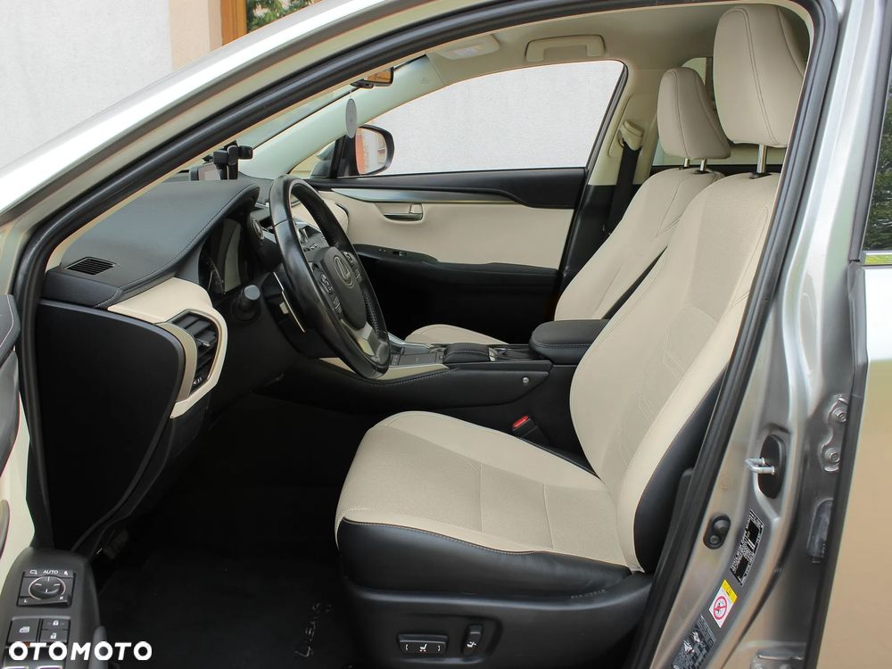 Lexus NX 300h Elite 2WD - 7