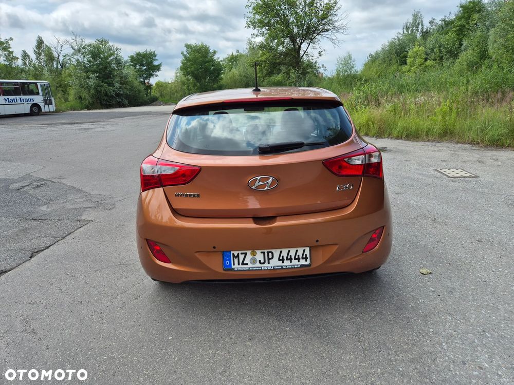 Hyundai i30 blue 1.4 Style - 7
