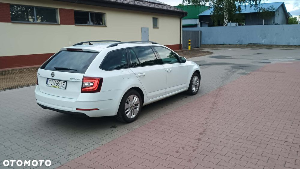 Skoda Octavia 1.6 TDI DSG Ambition - 5