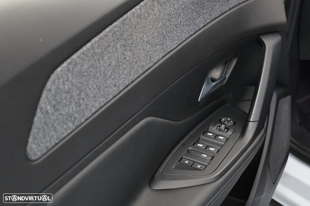 Peugeot 408 1.2 PureTech Allure EAT8 - 25