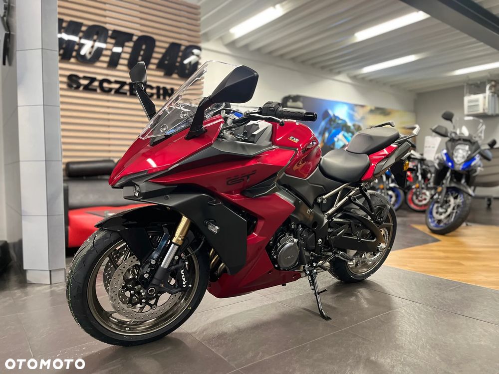 Suzuki GSX - 2