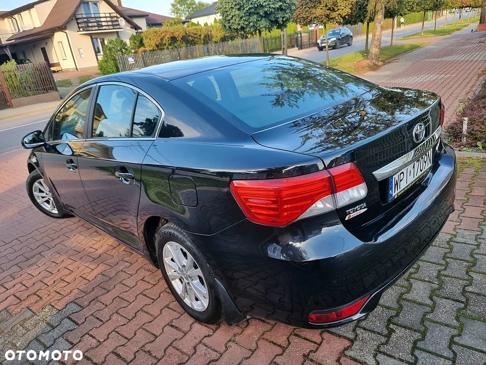 Toyota Avensis 2.0 Premium - 3