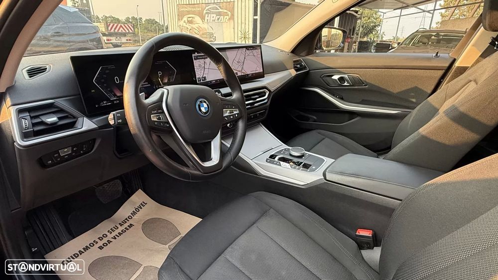 BMW 330 e Aut. Luxury Line - 30