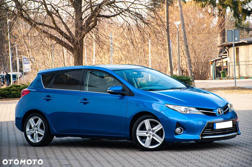 Toyota Auris 2014 photo 3