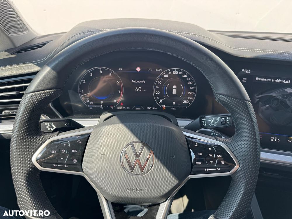 Volkswagen Touareg - 28
