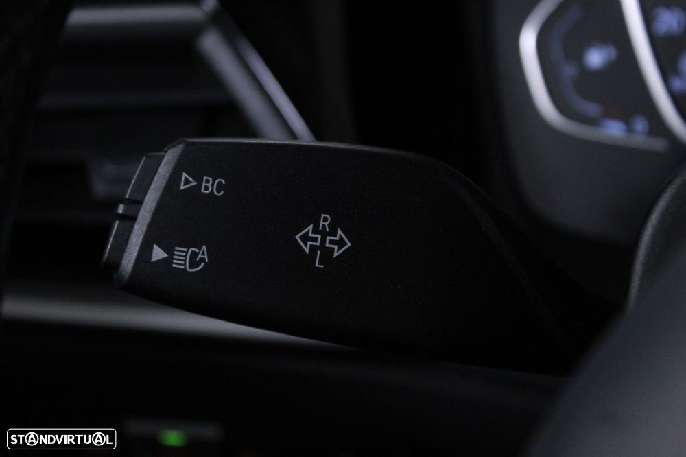 BMW 330 e Touring Auto - 25