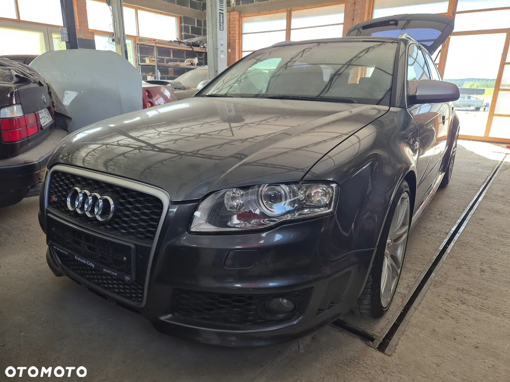 Audi RS4 Avant Avant - 1