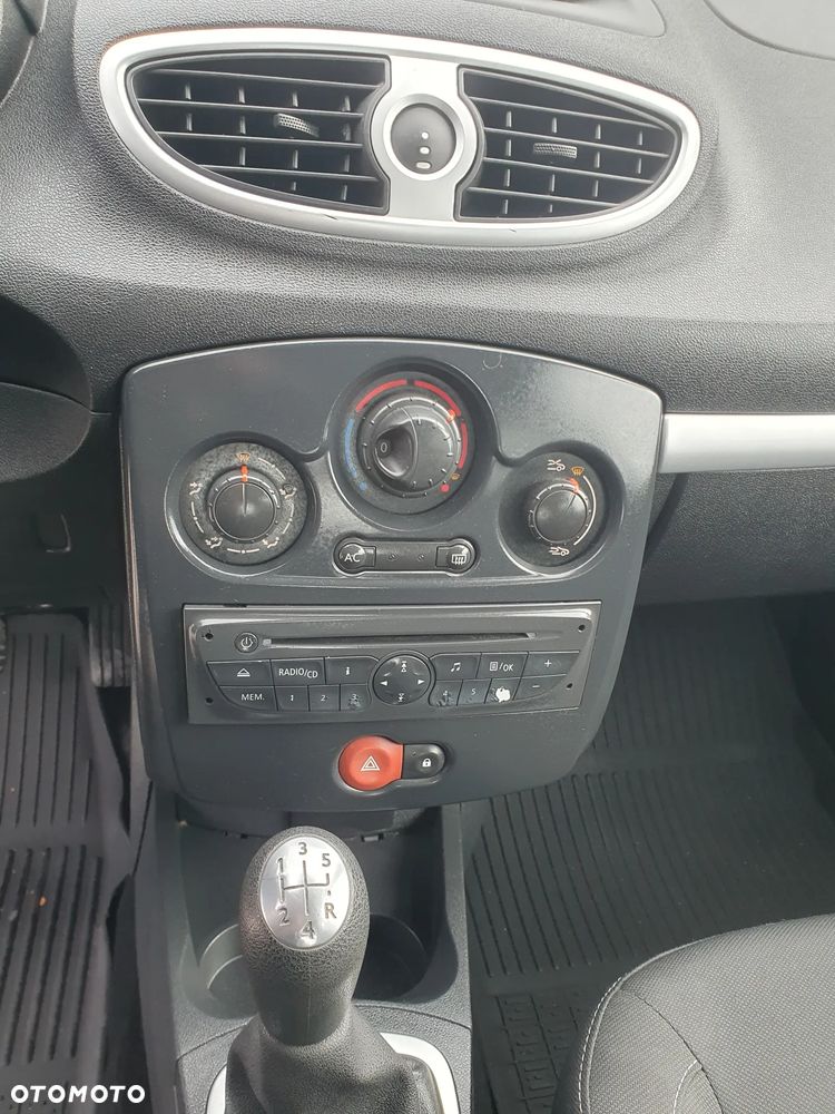 Renault Clio - 14