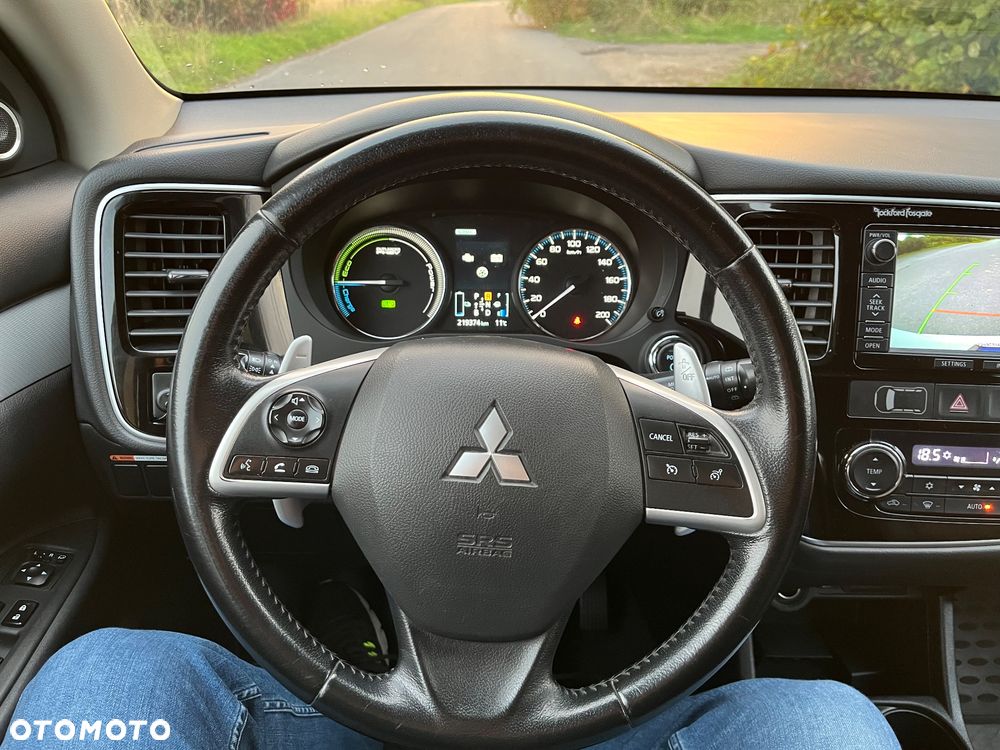Mitsubishi Outlander PHEV Instyle NAVI - 21