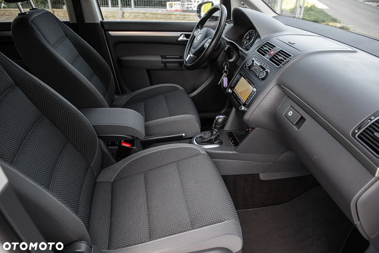 Volkswagen Touran 1.4 TSI DSG MATCH - 32