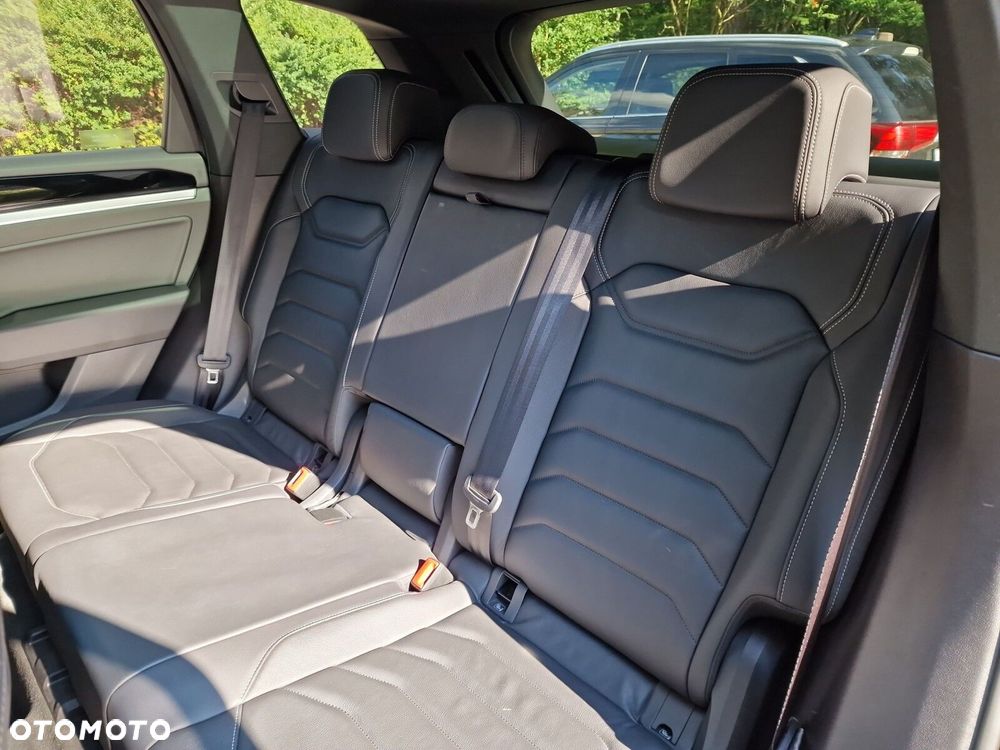 Volkswagen Touareg 3.0 V6 TDI SCR 4Mot R-Line - 23