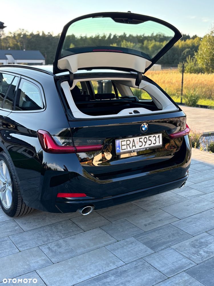 BMW Seria 3 318d Touring - 12