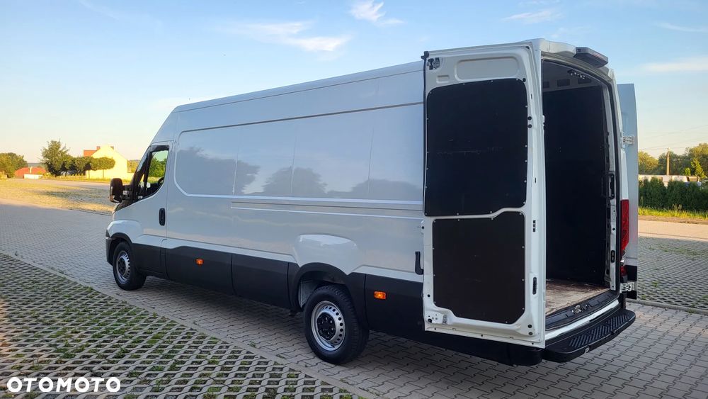 Iveco Daily 35s150 silnik 3.0 L4H2 /  furgon / blaszak / przebieg 83.000/ jeden właściciel krajowy - 25
