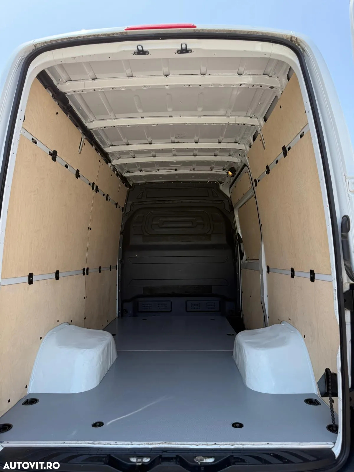 Mercedes-Benz Sprinter - 6