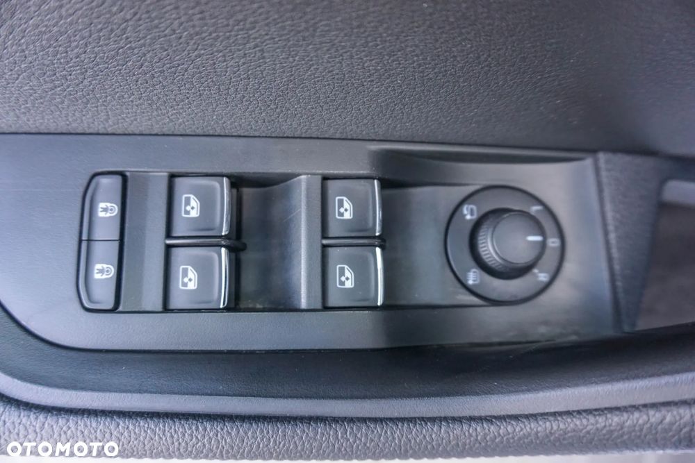 Skoda Superb 2.0 TSI L&K DSG - 26