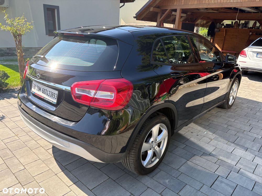 Mercedes-Benz GLA - 14