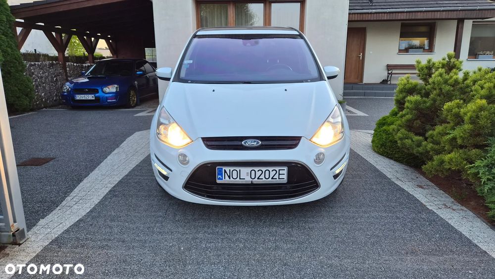 Ford S-Max 2012 photo 2