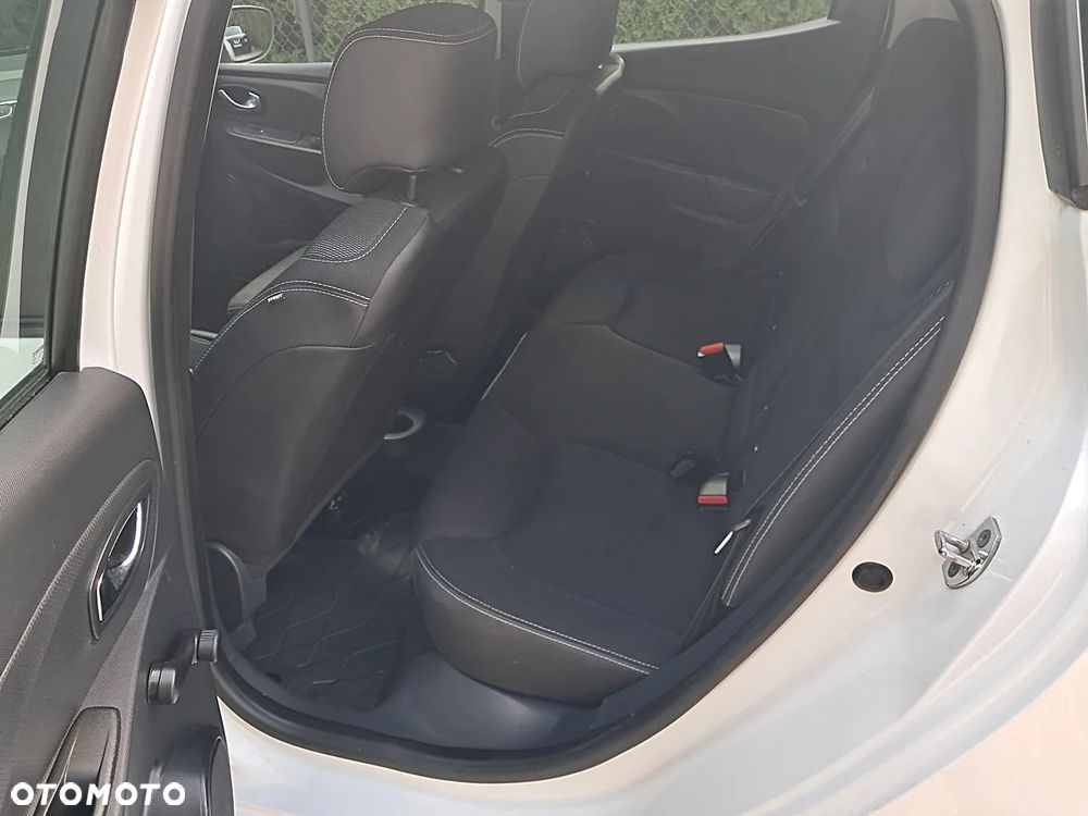 Renault Clio - 11