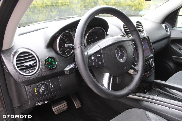 Mercedes-Benz ML - 33